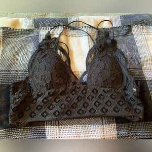 Three birds nest bralette. Size L. Black